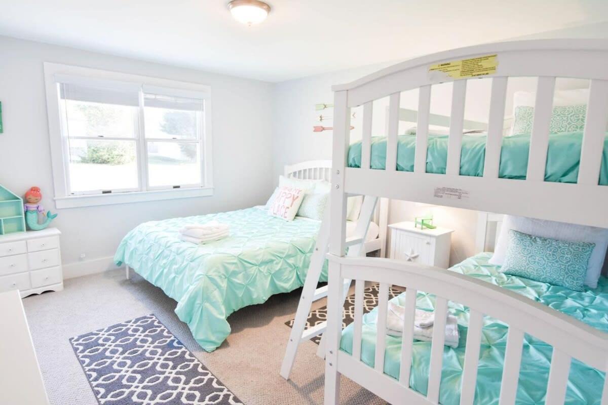 Wrap-Around Porch Mins To Beach Чатем Экстерьер фото